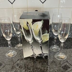 NWT Studio Nova 4 Long Stem clear Glass Champagne/Wine Glasses In Original Box
